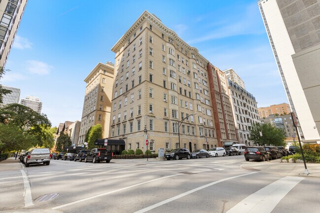 Building Photo - 70 E Scott St