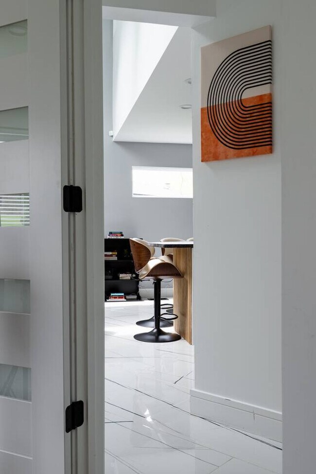 Building Photo - 4016 Eaton Dr