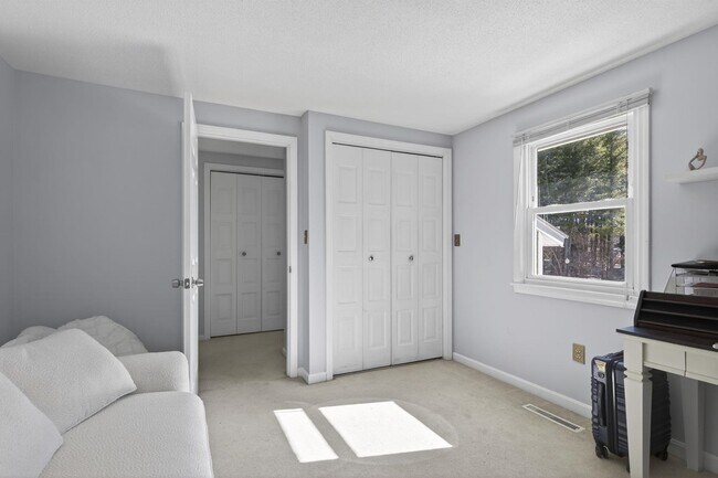 Building Photo - 9 Pine Meadows Dr