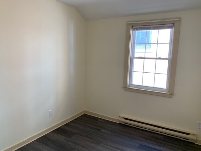 Building Photo - 191 Main St