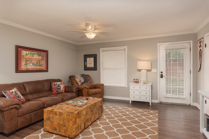 Building Photo - 510 E Gillespie St