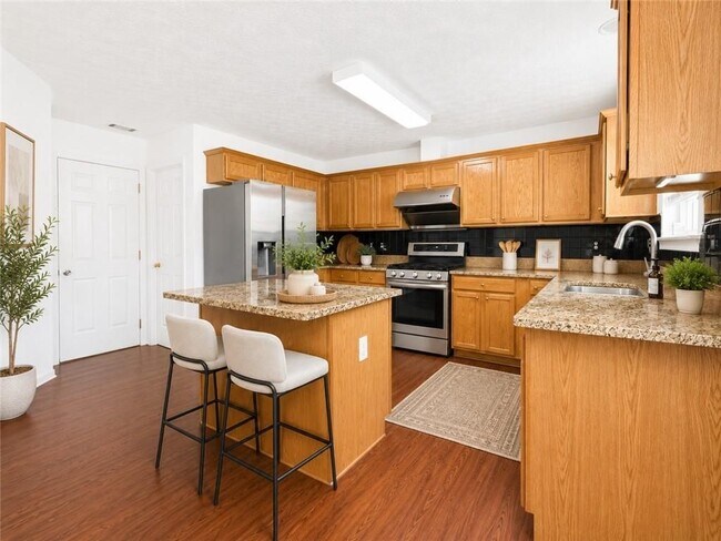 Building Photo - 788 Roxholly Ln NE