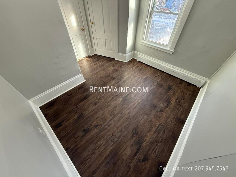 Building Photo - 22 Birch St