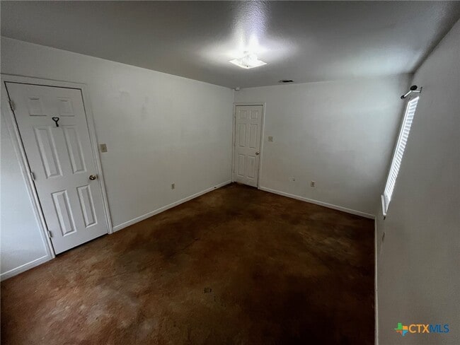 Building Photo - 805 E Ave I