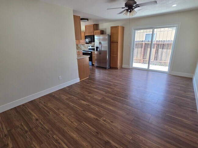 Building Photo - 616 Placer Ln