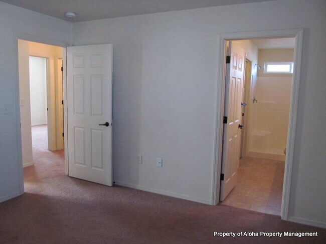 Building Photo - 1049 W Pine Ave