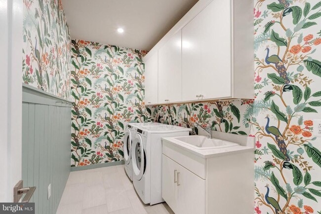 Building Photo - 22405 Claude Moore Dr