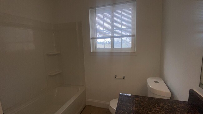 Building Photo - 45240 Keding St