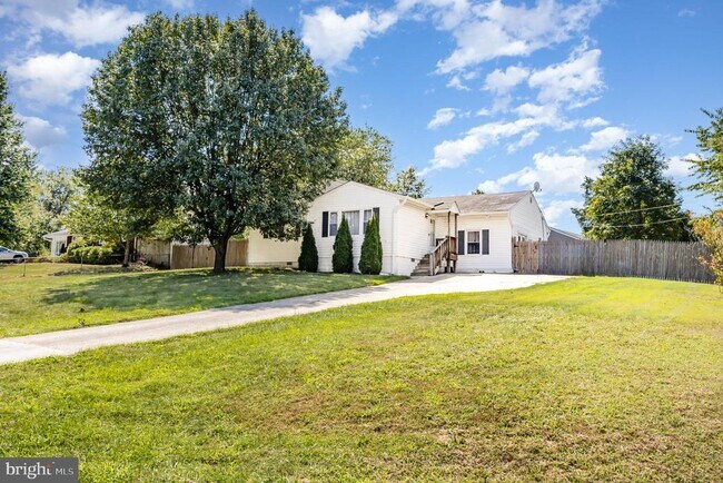 Building Photo - 3430 Little Hunting Creek Dr