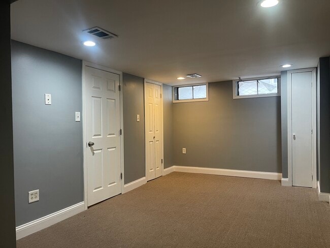 Building Photo - 9463 Niles Center Rd