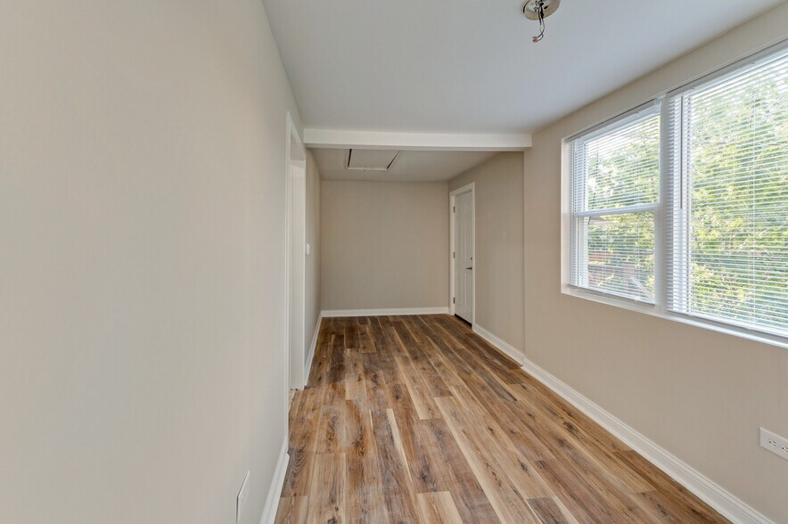 Building Photo - 2148 W 18th Pl