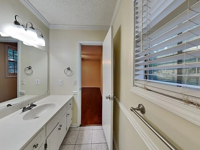 Building Photo - 3974 Irvindale Rd NW