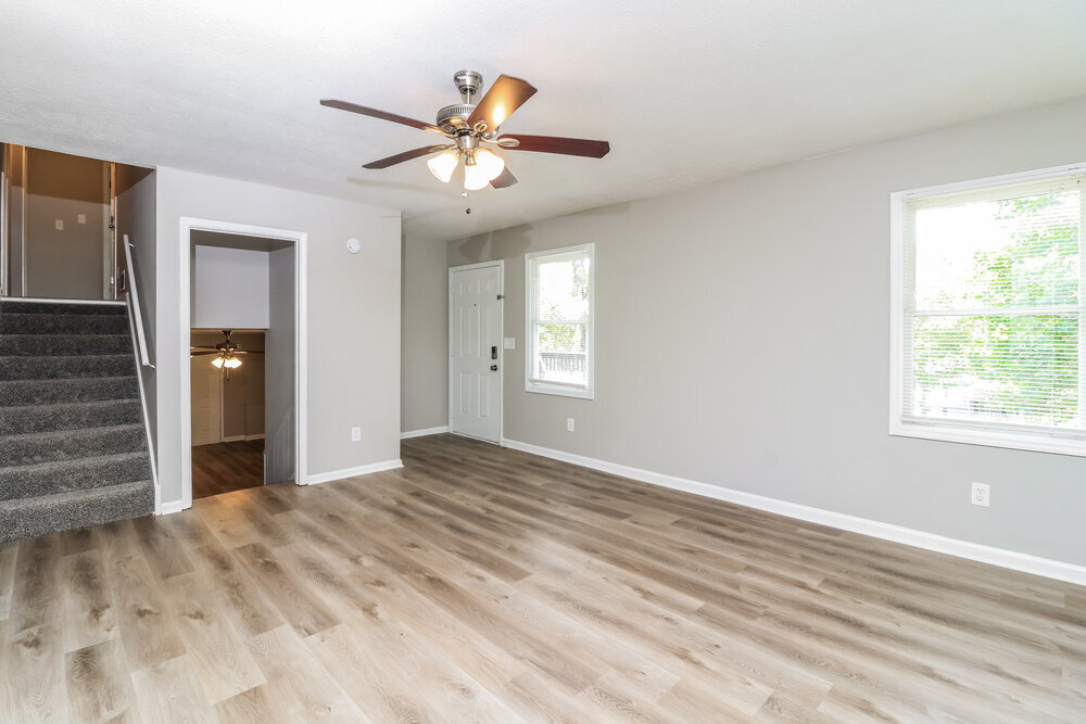 Building Photo - 585 Cedar Ct