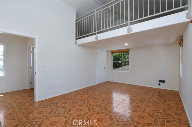 Building Photo - 9640 Farragut Dr
