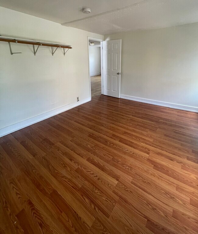 Building Photo - 109 Schubert St