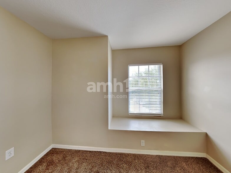 Building Photo - 7336 Pulteney Dr