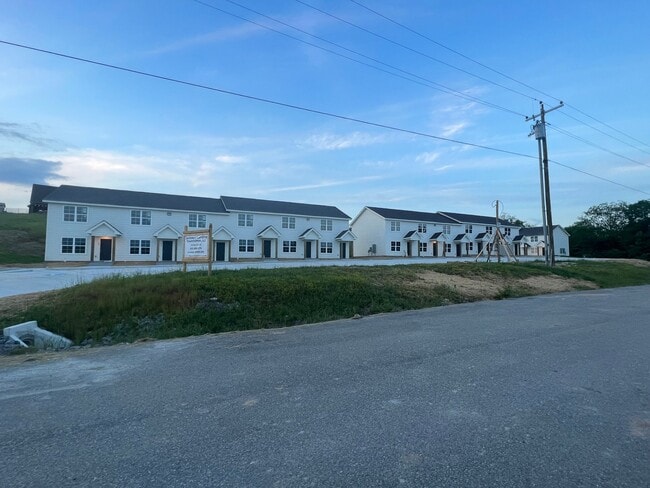 Building Photo - 17 Jacksons Ln