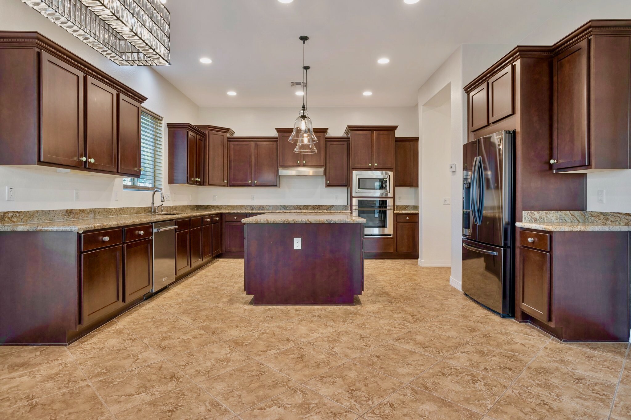 Building Photo - 3750 E SAWTOOTH DR