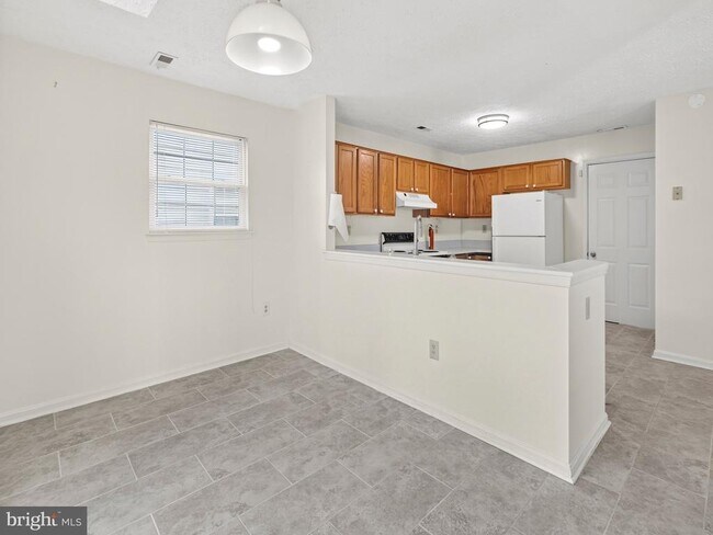Building Photo - 6120 Gray Wolf Ct
