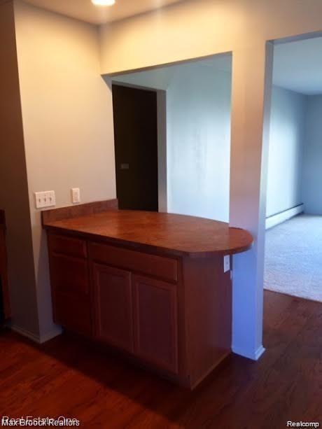 Building Photo - 2405 Torquay Ave