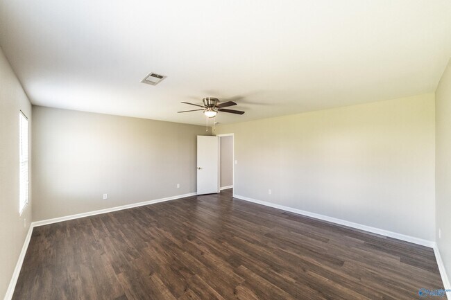 Building Photo - 217 Whitestone Dr NE