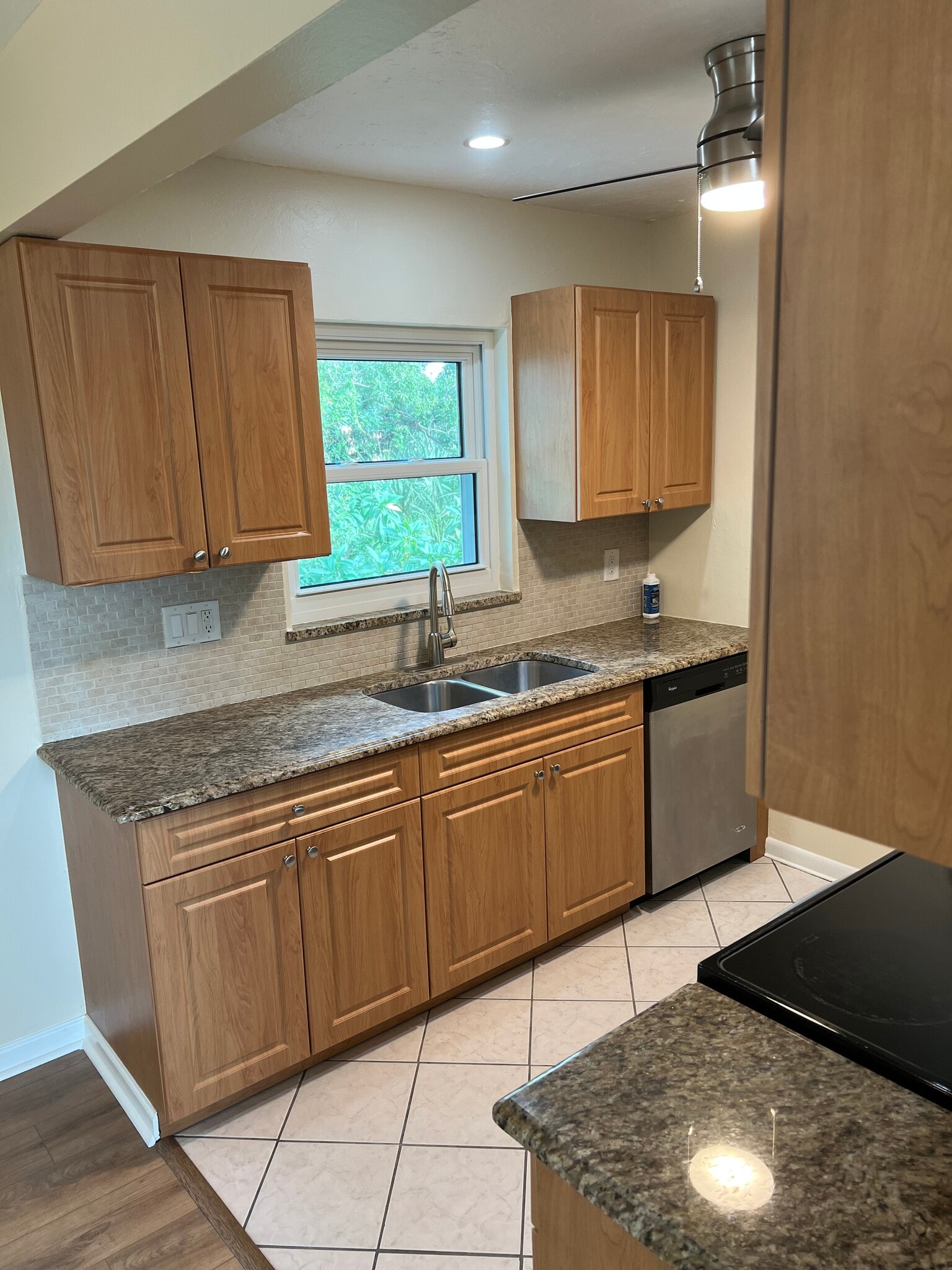 Building Photo - 7007 Cedarhurst Dr