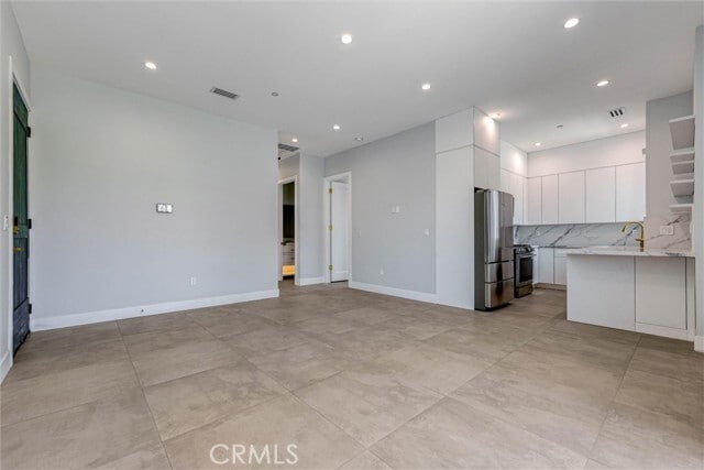 Building Photo - 1556 S Bundy Dr