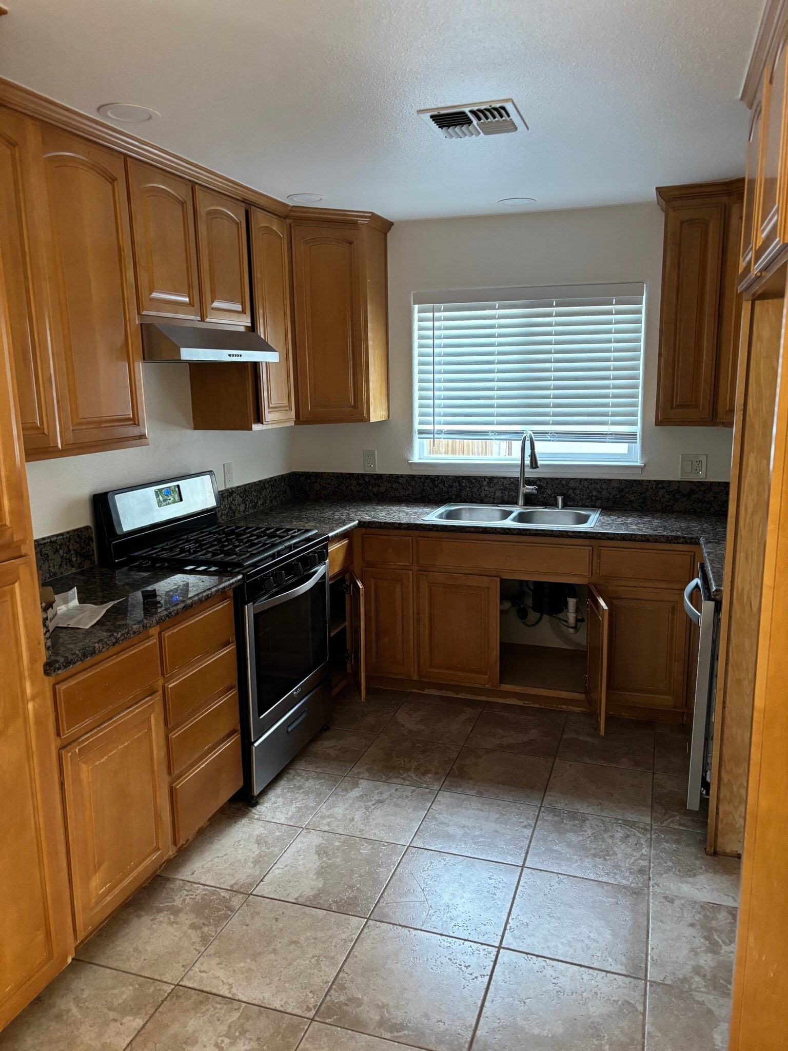 Building Photo - 6031 Bourbon Dr