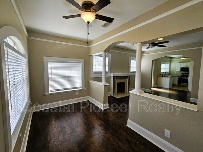 Building Photo - 209 S Westland Ave