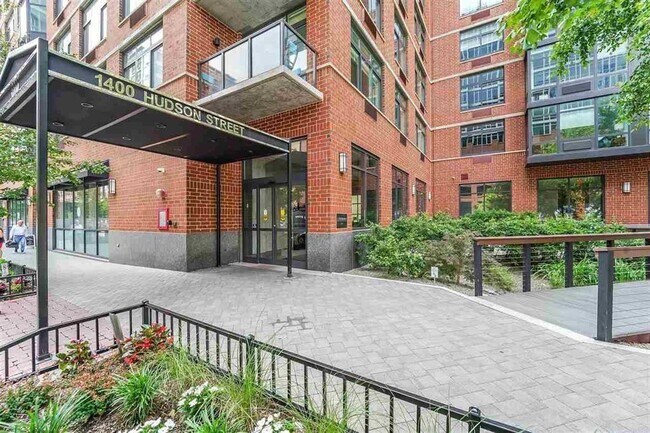 Building Photo - 1400 Hudson St