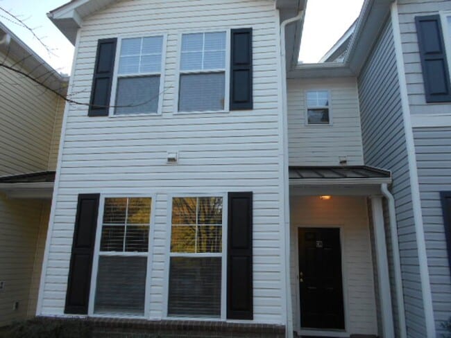 Building Photo - 3 bedroom, 3 bath townhome in Kiskadee Parke