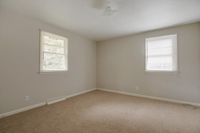 Building Photo - 1122 Fiske St