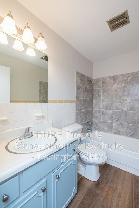 Building Photo - 429 Chestnut Street