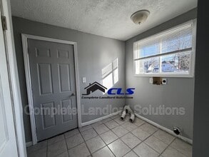 Building Photo - 1543 3rd Ave