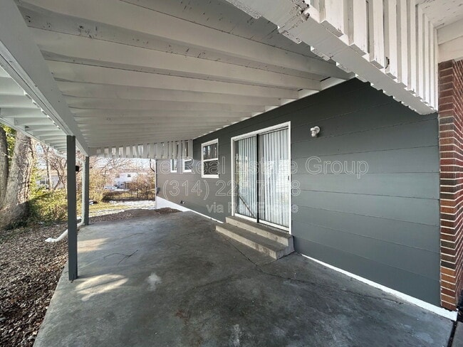 Building Photo - 10412 Prince Dr