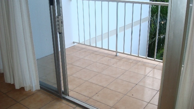 Building Photo - PARTLY FURNISHED STUDIO 1 BATH