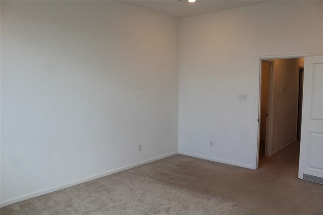 Building Photo - 4203 Champlain Wy