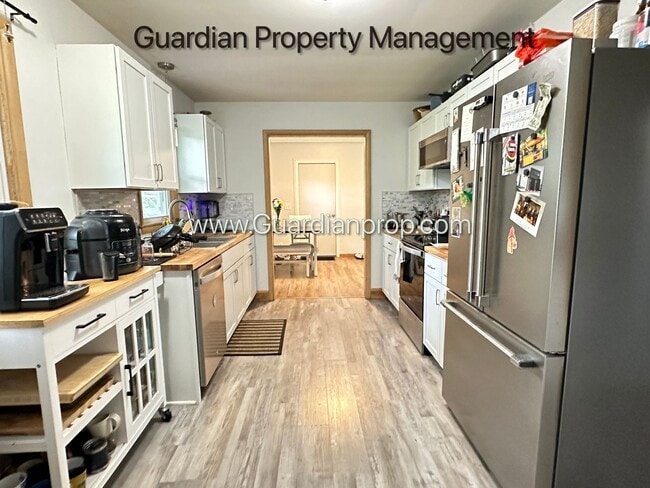 Building Photo - 3050 Glenden Terrace