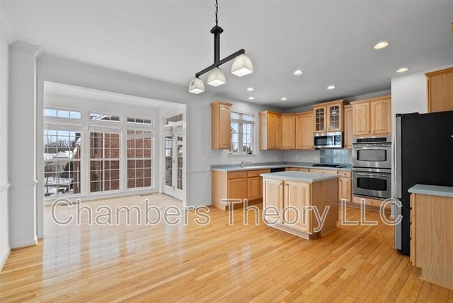 Building Photo - 8453 Kirby Lionsdale Dr