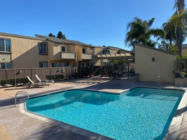 Building Photo - m583 - Wyatt