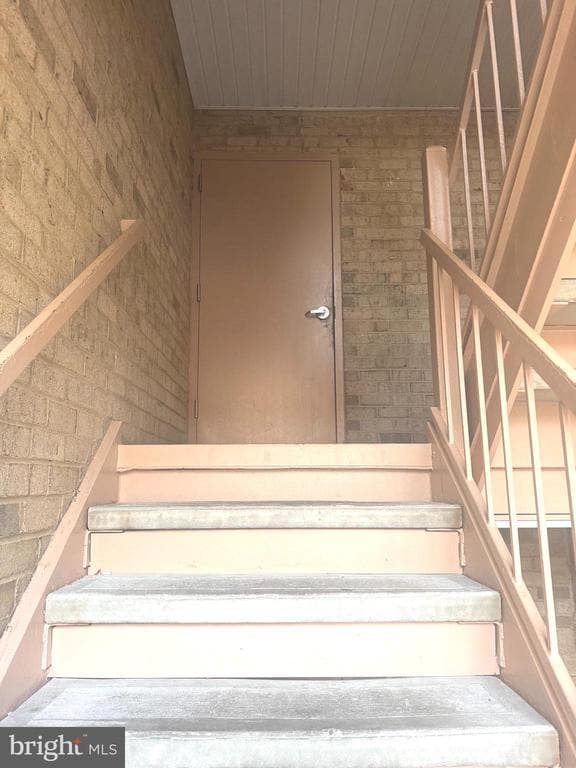 Building Photo - 8865 Roll Right Ct