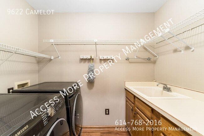 Building Photo - SPACIOUS & GRAND HOME IN PICKERINGTON!