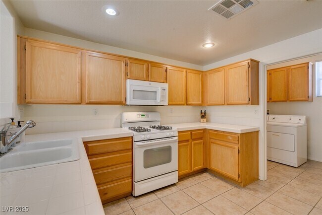 Building Photo - 10220 Delray Beach Ave