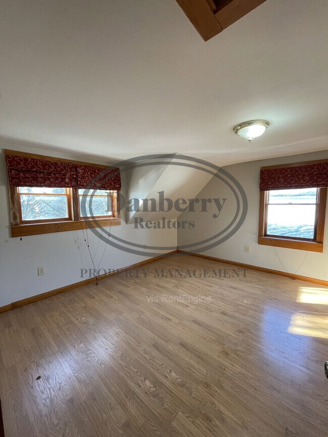 Building Photo - 606 South St