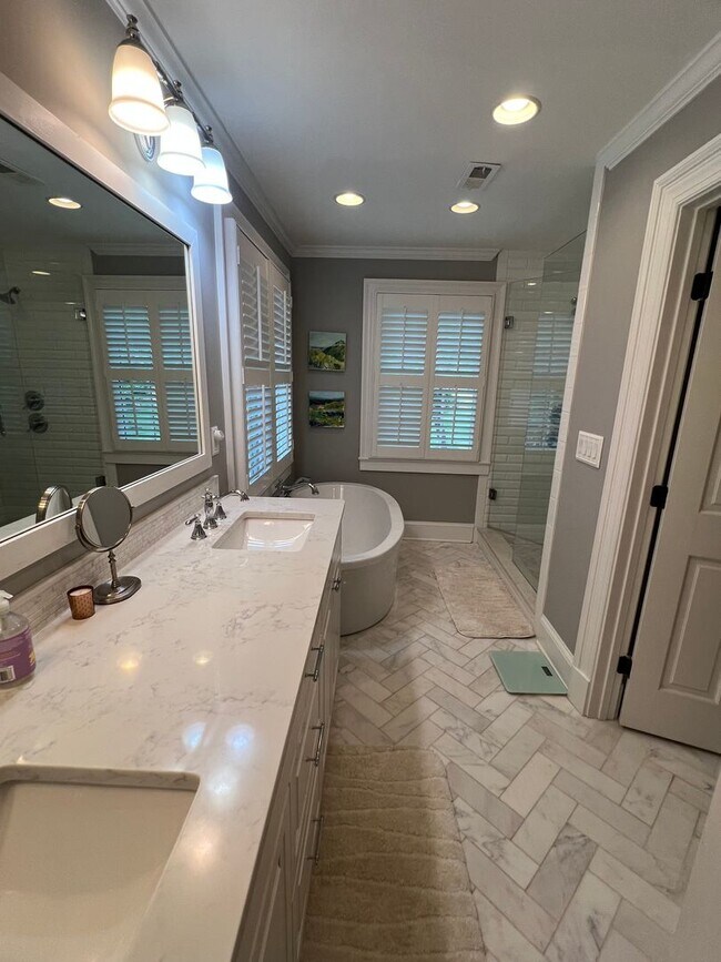 Building Photo - Gorgous 4 Bed 3.3 Bath house in the Sedgef...