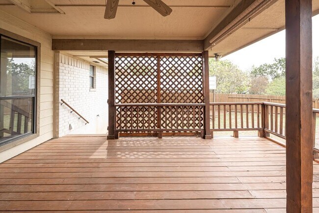 Building Photo - 108 Holly Hill Dr