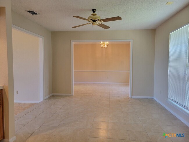 Building Photo - 1511 Wild Ridge Dr