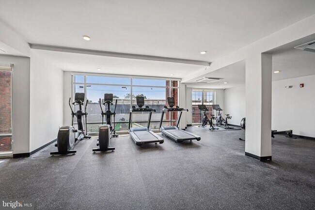 Building Photo - 2101 Washington Ave