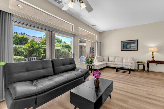 Building Photo - 37468 Westridge Ave