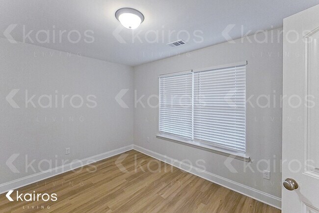 Building Photo - 237 Western Red Cedar Dr